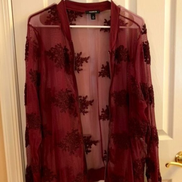 Torrid Burgundy Sheer Jacket With Appliques, Size 2x - Picture 2 of 3